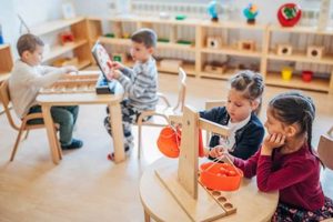Best Montessori or Preschool: Choosing Wisely | What Is Montessori? A Complete Guide to the Montessori Education Method