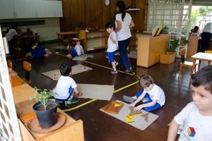 Discover the Montessori Curriculum: A Guide What Is Montessori? A Complete Guide to the Montessori Education Method Discover the Montessori Curriculum: A Guide | What Is Montessori? A Complete Guide to the Montessori Education Method